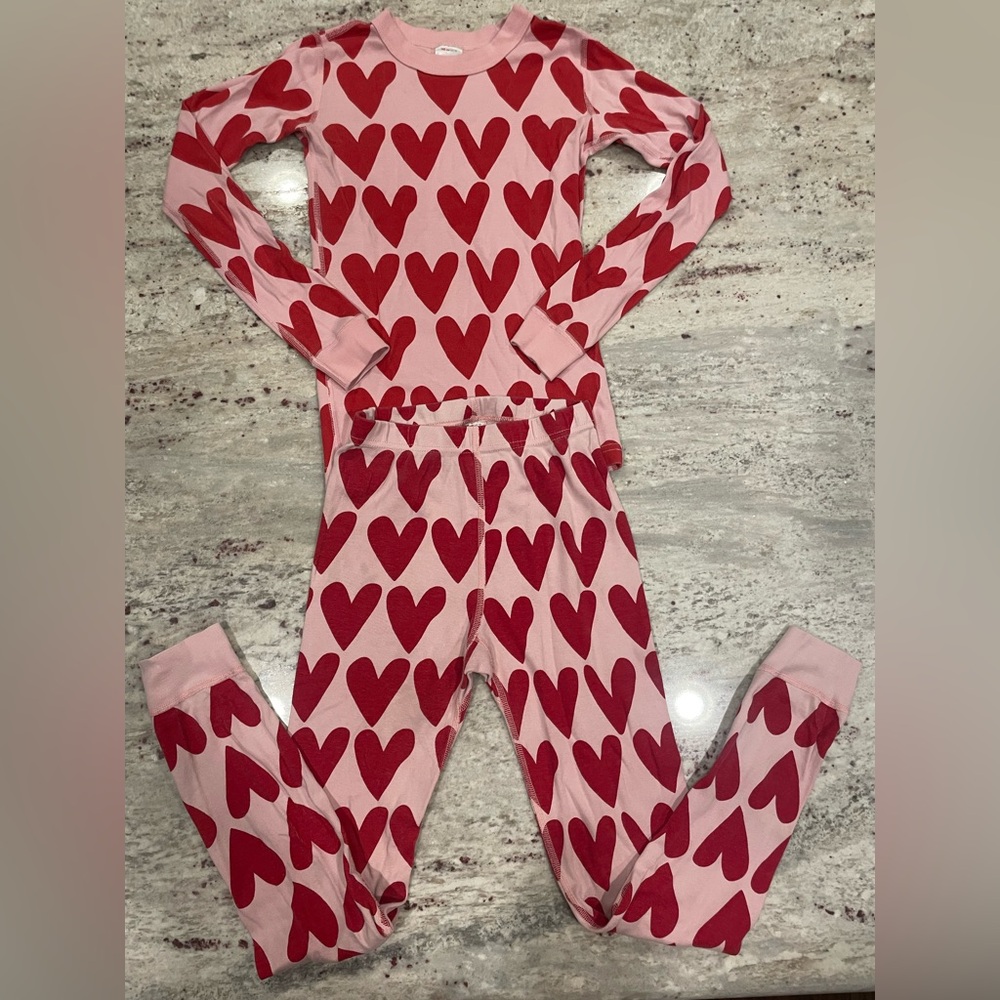 Hanna Andersson Pink and Red Heart Pajama Set.  VGUC.  Size 10.